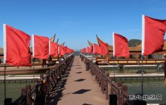 红旗飘飘（摄影作品）