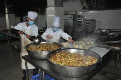 高山煤矿：食堂饭菜“争相亮相”