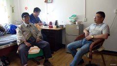 月亮田矿党委慰问离休老干部