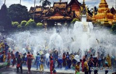 泼水欢歌（组照）