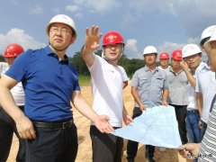 东南沿海铁路福建公司：董事长陈乃武检查兴泉铁路4标工地