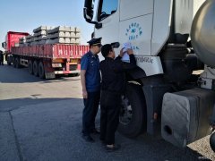 自治区路政海事局第二督导组在恰库尔图超限检测站检查指导工作