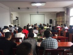 月亮田矿南三采区安全座谈强意识