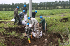 国网黑龙江兴凯湖电业公司抗击风雨保供电