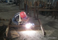 淮北双龙矿业公司机厂积极修复废旧H架