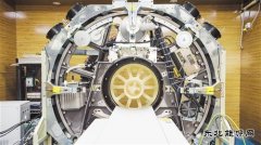 武汉光电国家研究中心追光驭电攀高峰