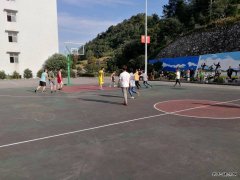 高山煤矿：“迎国庆”篮球赛激战正酣