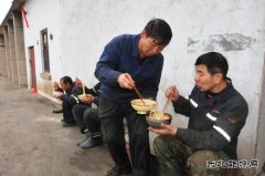 千秋煤矿女工委：面“面”俱到  情暖初秋