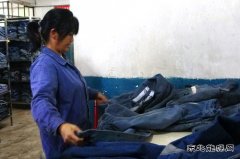 情系矿山：月矿洗衣女工情系矿山洗衣忙