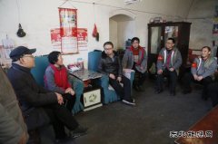 潞安焦化：节前慰问困难职工 顶风冒雪显真情