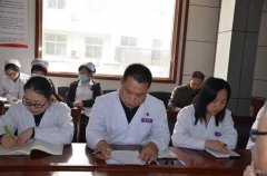 让党旗在疫情一线高高飘扬