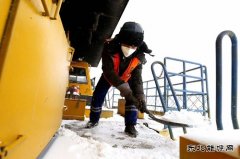 内蒙古南露天煤矿多项举措抗严寒保复工