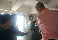 社区电梯救援演练 提高居民应变能力