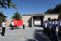 内蒙古分公司：参观乌兰夫故居　重温红色记忆