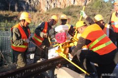 云南：丽香铁路与丽江站既有线顺利“接轨”