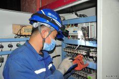 双鸭山热电公司：迎战降雪保安全