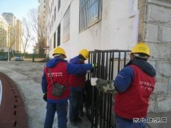 伊春供电公司：党员服务队带着“安全”进校园