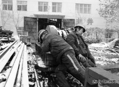 井口运送设备的兄弟（摄影作品）