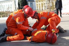 陕北矿业中能煤田公司组织消防、矿井反风应急预案演练