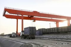 山东物商集团鲁北基地集装箱装卸再添“重器”