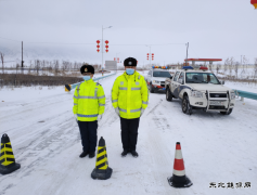 阿勒泰执法支队富蕴执法大队全力除隐患 切实保畅通