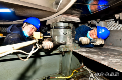 图片新闻：生产运维 保障安全