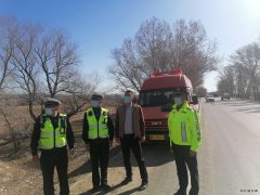 我为群众办实事北屯执法大队排查存在安全隐患的树木