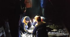 蒲白铁运公司：雨中的天窗点作业