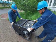 让鲜红的党旗在抗洪一线高高飘扬