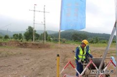 伊春供电公司：开展110千伏应急抢修塔组立演练