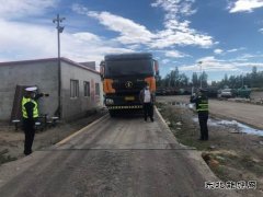 阿勒泰执法支队哈巴河执法大队： 路警联合治超、确保安全畅通