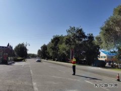 布尔津执法大队党员干部积极参与县城文明交通志愿服务活动