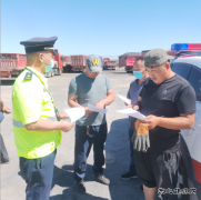 布尔津执法大队强化货运源头宣传、深入推进超限治理