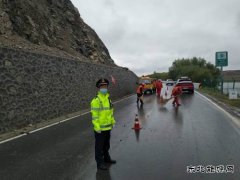 阿勒泰执法支队富蕴执法大队：风雨无阻 联合抢险保畅通