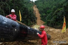 管道防腐穿“秋衣”