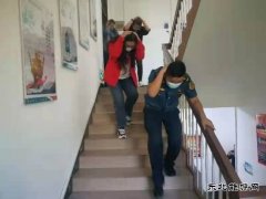 富蕴执法大队联合富蕴公路管理分局开展地震应急演练