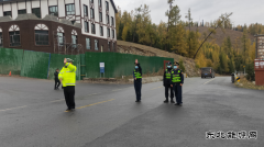 布尔津执法大队积极推行保障中国旅游推广联盟公路保畅工作