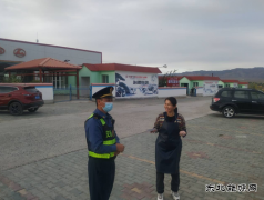 阿勒泰执法支队富蕴执法大队：开展路域环境整治“秋季攻势”