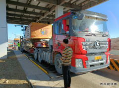 阿勒泰执法支队富蕴执法大队：主动对接、靠前服务大件运输