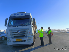 富蕴执法大队：开展“全国交通安全日”宣传活动