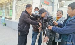 蒲白马南社区：“暖心哥”爱心传递正能量