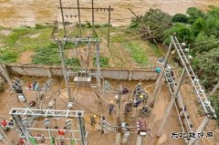 江西婺源：强降雨致1600多户居民断电 供电部门紧急抢修
