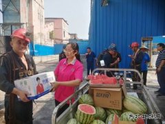 淮北双龙公司：送清凉不断线 让职工清凉在身 安全在心