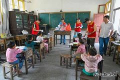 江西婺源：关爱留守儿童 温暖中秋佳节