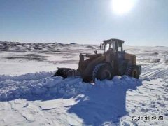 新疆富蕴县库尔特乡布拉特村全力做好牲畜安全越冬工作