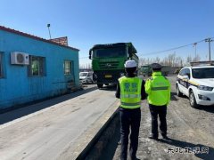 哈巴河执法大队：持续开展路警联合治超、确保辖区道路安全畅通