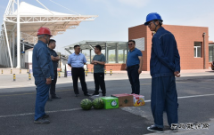 国网巴林左旗供电公司：炎炎夏日送清凉 丝丝关怀润人心