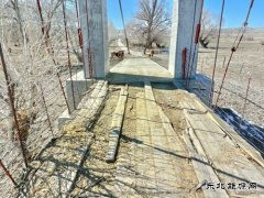 库尔特乡布拉特村积极修缮吊桥 保证群众出行