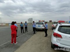 阿勒泰执法支队：联合开展路域整治、全面提升S324线通行环境