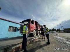 哈巴河执法大队：常态化开展路警联合治超、保障道路安全畅通